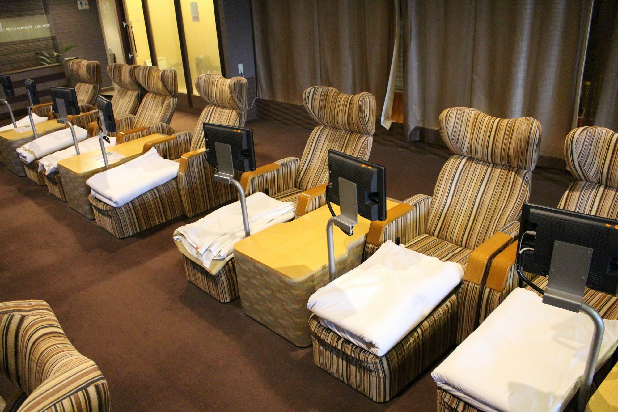 Sauna & Capsule Hotel Hokuo Tokyo Bagian luar foto